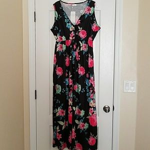 NWT Sherosa Maxi Dress